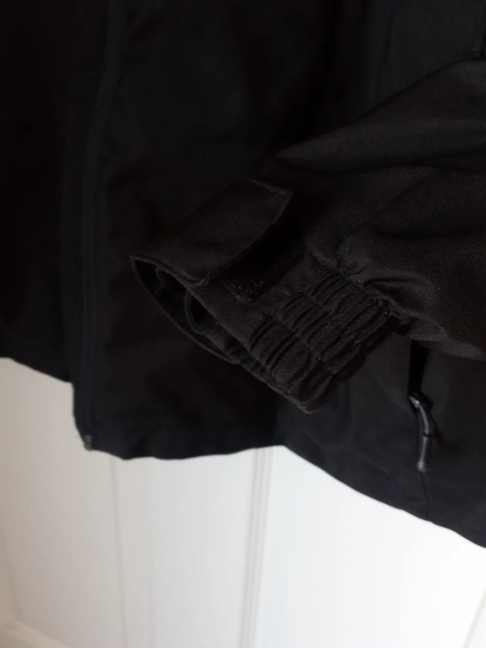 ZeroXposur Black Men's Hooded Windbreaker Jacket